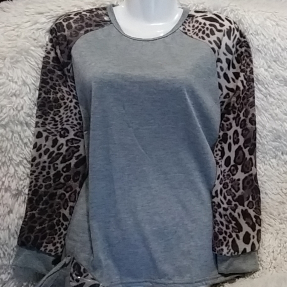 leopard print 🔥sheersleeved top nwt - Picture 2 of 6